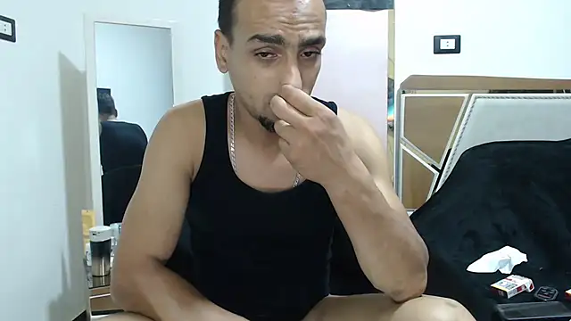 Snapshot of highguy chatting on July 2026 01:41:02 AM highguy online show from July 2026 01:41:02 AM
