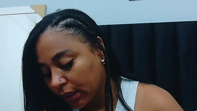 colombiamommy online show from October 2025 12:31:01 PM