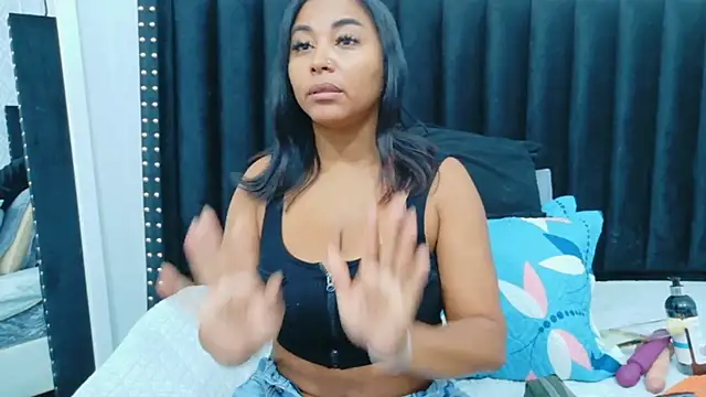 colombiamommy online show from April 2026 12:22:02 PM