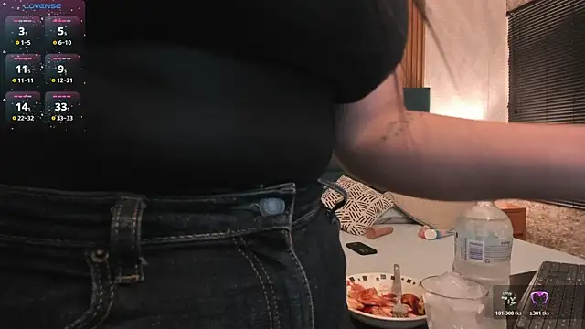 Kareena chopra online show from October 2025 12:38:02 PM