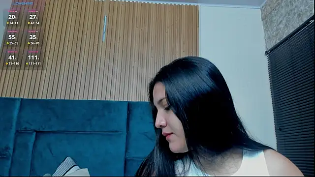 Snapshot of Kareena_chopra chatting on May 2026 12:23:01 PM Kareena chopra online show from May 2026 12:23:01 PM