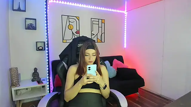 Snapshot of kay_marie chatting on February 2025 06:45:01 PM kay marie online show from February 2025 06:45:01 PM