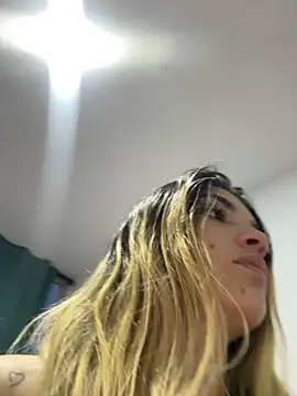 Snapshot of Sarita-candy chatting on September 2025 12:08:02 PM Sarita-candy online show from September 2025 12:08:02 PM