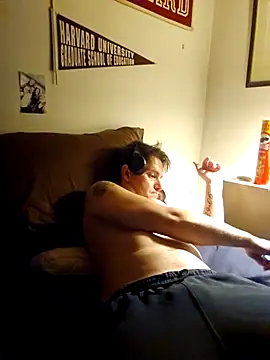 Snapshot of Sitka_86 chatting on February 2026 10:44:02 AM Sitka 86 online show from February 2026 10:44:02 AM