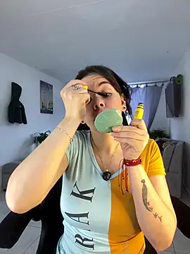 carolina16love online show from October 2025 09:48:01 PM