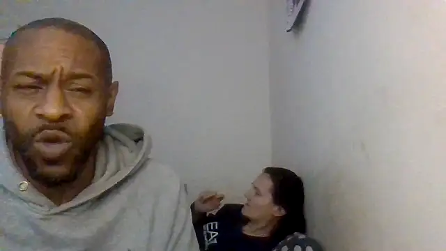 Snapshot of CuzzyB69 chatting on November 2025 01:12:02 PM CuzzyB69 online show from November 2025 01:12:02 PM