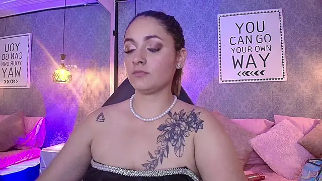Snapshot of Emiily_W chatting on February 2025 01:43:01 PM Emiily W online show from February 2025 01:43:01 PM