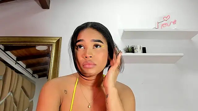 Snapshot of naia_blessed chatting on February 2025 01:20:01 AM naia blessed online show from February 2025 01:20:01 AM
