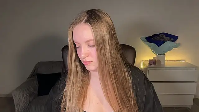 EvaMaddison online show from April 2026 07:33:02 PM