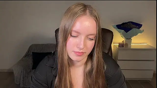 EvaMaddison online show from May 2026 08:05:02 PM