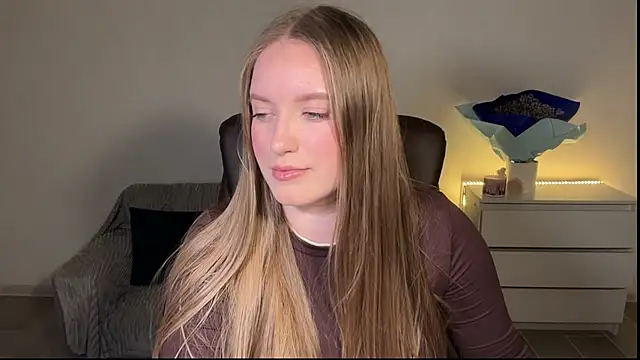 EvaMaddison online show from May 2026 07:19:02 PM