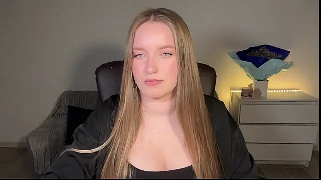 EvaMaddison online show from May 2026 12:05:01 AM