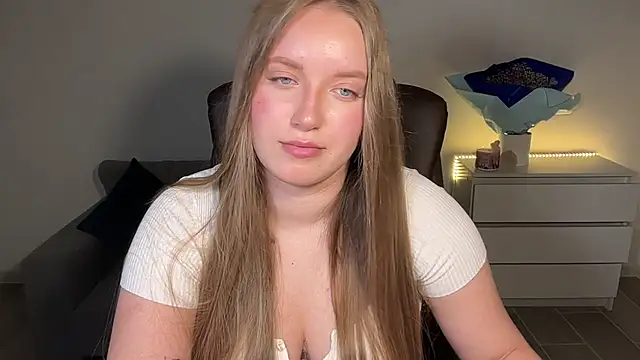 EvaMaddison online show from June 2026 06:55:02 PM