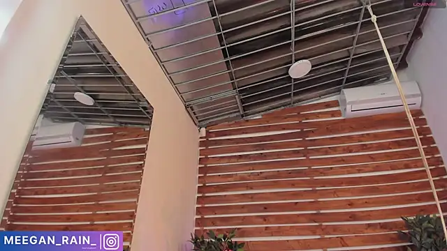 Snapshot of _MeganRain chatting on February 2025 08:21:02 AM MeganRain online show from February 2025 08:21:02 AM