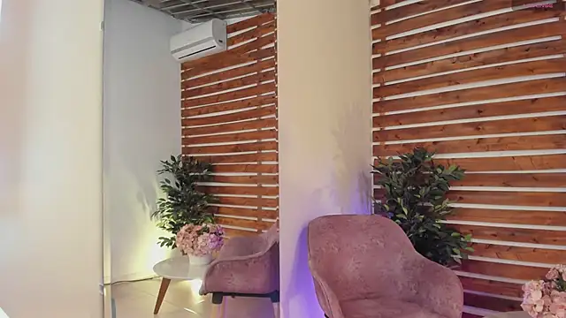 Snapshot of _MeganRain chatting on March 2025 04:08:02 AM MeganRain online show from March 2025 04:08:02 AM