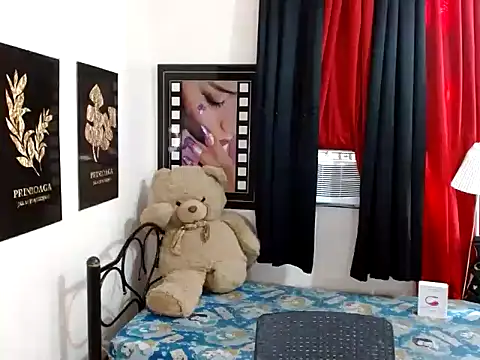 Snapshot of UrhotGoddess chatting on June 2026 12:11:02 AM UrhotGoddess online show from June 2026 12:11:02 AM