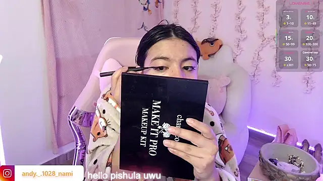 Snapshot of Nami_usagi chatting on December 2025 11:15:02 AM Nami usagi online show from December 2025 11:15:02 AM