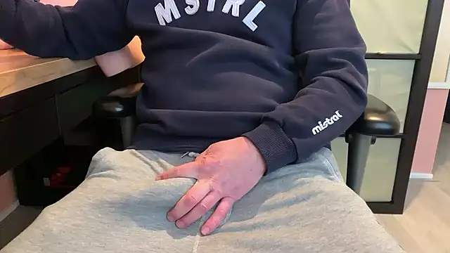 Snapshot of jimmi_xxl chatting on March 2026 08:42:01 AM jimmi xxl online show from March 2026 08:42:01 AM