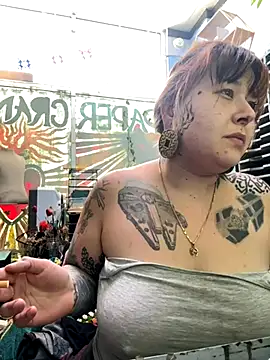 evacheers online show from September 2025 03:44:02 PM