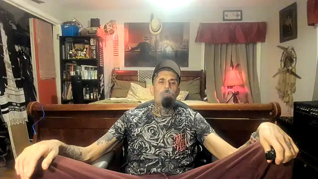 Snapshot of ChuckFelch chatting on July 2026 01:58:33 AM ChuckFelch online show from July 2026 01:58:33 AM