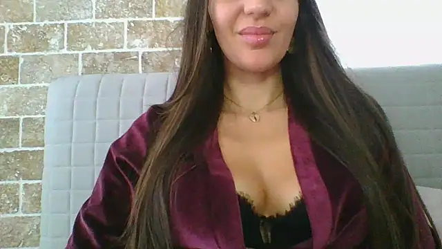 Glamour Grace online show from January 2025 12:35:01 PM