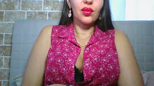Glamour Grace online show from February 2025 03:05:02 PM
