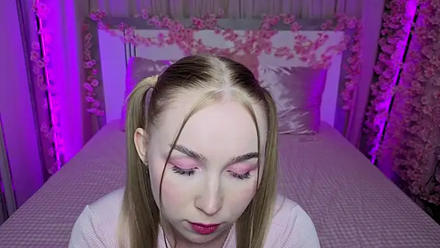 LilyStarlight online show from June 2026 06:52:02 AM