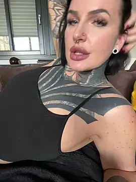 Snapshot of InkedBiitch chatting on February 2025 10:17:02 AM InkedBiitch online show from February 2025 10:17:02 AM