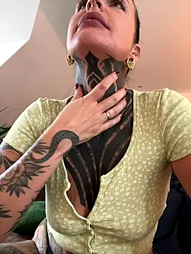 Snapshot of InkedBiitch chatting on October 2025 07:38:02 AM InkedBiitch online show from October 2025 07:38:02 AM