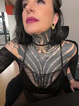 Snapshot of InkedBiitch chatting on February 2026 07:24:02 AM InkedBiitch online show from February 2026 07:24:02 AM