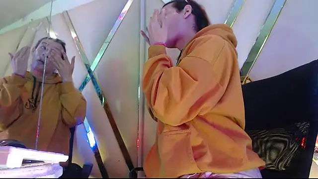 StefyFerrer online show from October 2025 02:39:02 AM