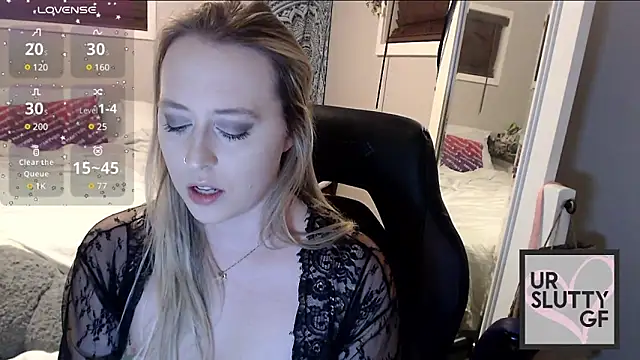 Snapshot of ursluttygf chatting on December 2024 11:01:01 PM ursluttygf online show from December 2024 11:01:01 PM