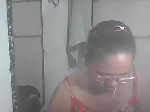 Snapshot of hotwet_mama4uxx chatting on January 2025 07:04:01 PM hotwet mama4uxx online show from January 2025 07:04:01 PM