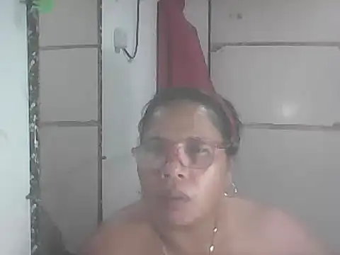 Snapshot of hotwet_mama4uxx chatting on February 2025 03:39:01 PM hotwet mama4uxx online show from February 2025 03:39:01 PM