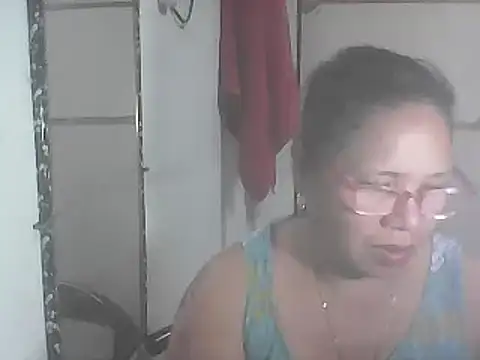 Snapshot of hotwet_mama4uxx chatting on February 2025 03:31:02 PM hotwet mama4uxx online show from February 2025 03:31:02 PM