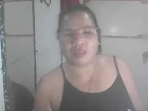 Snapshot of hotwet_mama4uxx chatting on February 2025 04:56:02 PM hotwet mama4uxx online show from February 2025 04:56:02 PM