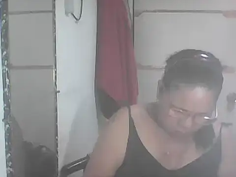 Snapshot of hotwet_mama4uxx chatting on February 2025 12:41:01 AM hotwet mama4uxx online show from February 2025 12:41:01 AM