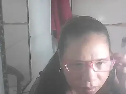 Snapshot of hotwet_mama4uxx chatting on February 2025 12:27:02 PM hotwet mama4uxx online show from February 2025 12:27:02 PM