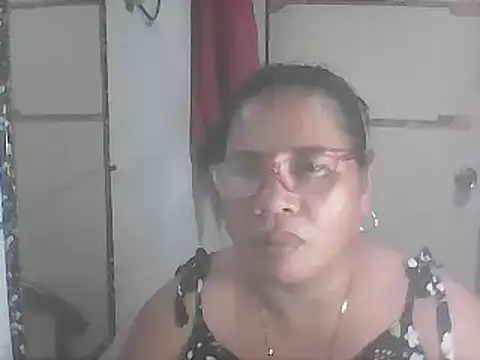 Snapshot of hotwet_mama4uxx chatting on February 2025 03:29:01 PM hotwet mama4uxx online show from February 2025 03:29:01 PM