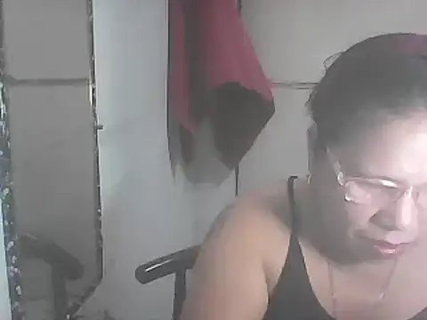 Snapshot of hotwet_mama4uxx chatting on March 2025 01:40:02 PM hotwet mama4uxx online show from March 2025 01:40:02 PM