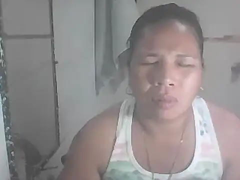 Snapshot of hotwet_mama4uxx chatting on March 2025 07:41:01 AM hotwet mama4uxx online show from March 2025 07:41:01 AM