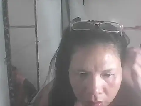 Snapshot of hotwet_mama4uxx chatting on March 2025 05:29:02 PM hotwet mama4uxx online show from March 2025 05:29:02 PM