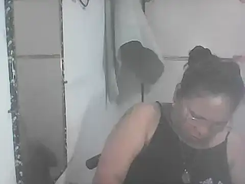 Snapshot of hotwet_mama4uxx chatting on March 2025 08:30:01 AM hotwet mama4uxx online show from March 2025 08:30:01 AM