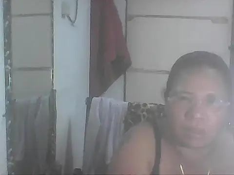 Snapshot of hotwet_mama4uxx chatting on October 2025 09:54:01 AM hotwet mama4uxx online show from October 2025 09:54:01 AM