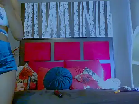 Snapshot of MissParis26 chatting on October 2025 02:13:02 PM MissParis26 online show from October 2025 02:13:02 PM