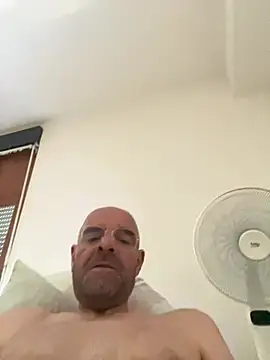 Snapshot of slim1976006 chatting on August 2026 08:57:01 AM slim1976006 online show from August 2026 08:57:01 AM