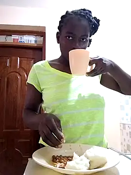 Snapshot of _cutemelania chatting on January 2025 10:43:01 AM cutemelania online show from January 2025 10:43:01 AM