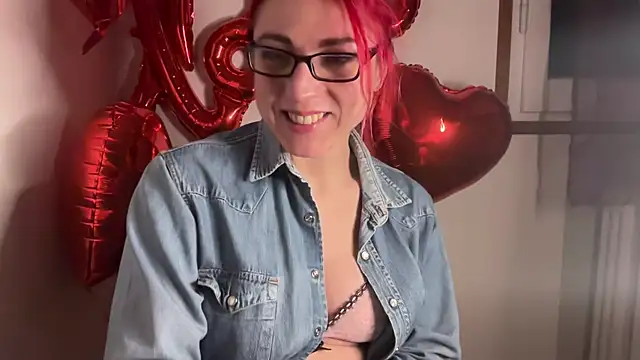 Snapshot of Nikky_Divine chatting on February 2025 09:33:02 PM Nikky Divine online show from February 2025 09:33:02 PM