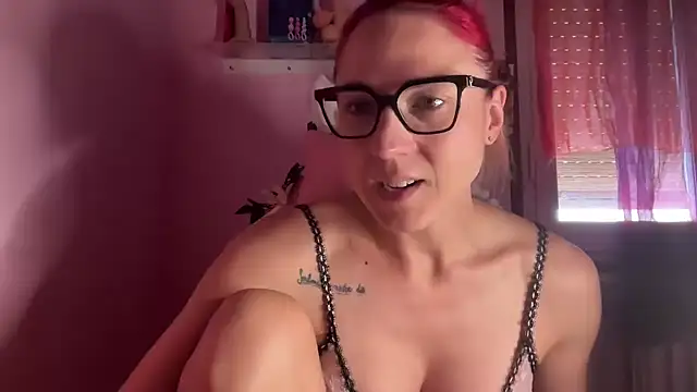 Nikky Divine online show from July 2026 09:01:02 AM