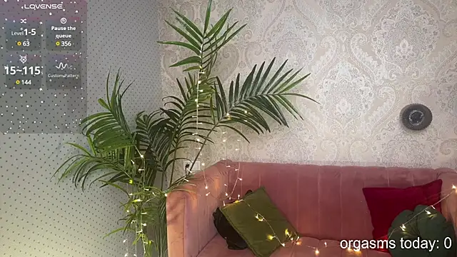 01 lili 01 online show from December 2024 09:59:02 AM